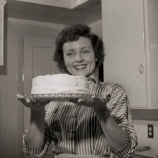 👩‍🍳 emoji old hollywood ladies Telegram sticker 9 of 33