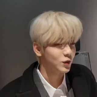 🐰 emoji 🐰 . . SOOBIN @WAR1HLP Telegram sticker 12 of 35