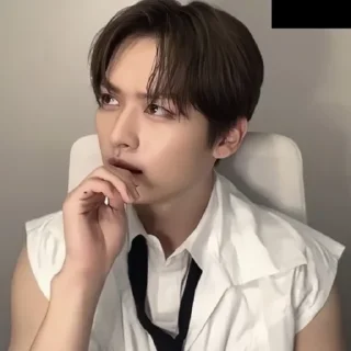 🤔 emoji жепа болит Telegram sticker 18 of 60