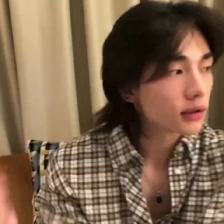 Sticker from hyunjin @archhjshnn
