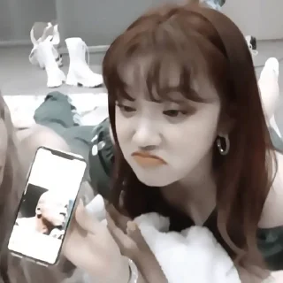 🌟 emoji Yuqi @dkpopV Telegram sticker 21 of 40