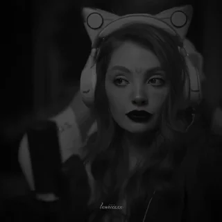 😏 emoji 𝗱𝗮𝘀𝗵𝗮🎀 — @lawiixxx ➡️ @Ctikerubot Telegram sticker 5 of 17