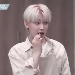 Sticker from 🔑 - 𝐬𝐮𝐧𝐨𝐨`. | @pecjuwr