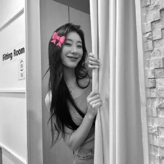 😭 emoji chaeryeong fr @CHAE9J Telegram sticker 15 of 35