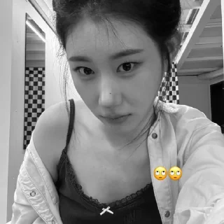 😜 emoji chaeryeong fr @CHAE9J Telegram sticker 7 of 35
