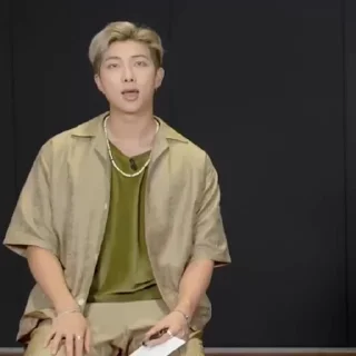 Sticker from ✷ !¡ namjoon : @taeviisss