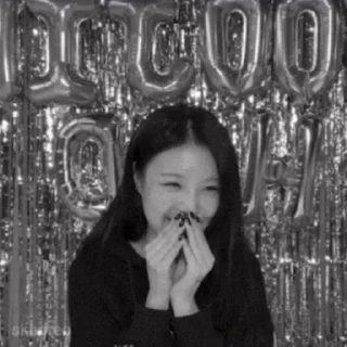 🤩 emoji soojin 3 lives @gidlearrch Telegram sticker 20 of 28