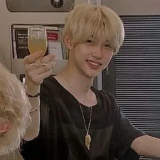💗 emoji Стрей кидс—как один ходячий мем Telegram sticker 18 of 120