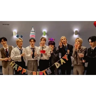 🥳 emoji Stray kids Telegram sticker 10 of 37