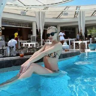 😎 emoji 𝒎𝒆𝒍𝒍𝒊𝒔𝒂 𝒃𝒚 @igraemturk @mia1cle ➡️ @Ctikerubot Telegram sticker 13 of 115
