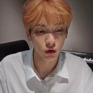😭 emoji soobin 260424 @choiyeonbinwd Telegram sticker 4 of 30