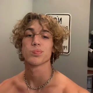 😚 emoji серго попа Telegram sticker 12 of 16