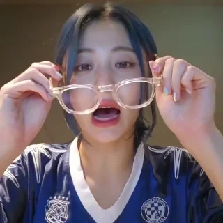 😇 emoji yunjin  @forea11 Telegram sticker 15 of 60