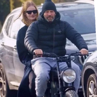 😄 emoji Джейсон дам пизды порву рубашку Стэтхем Telegram sticker 15 of 43