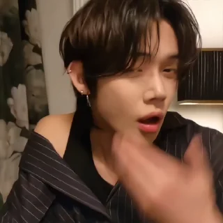 🌟 emoji *🖤🕷️ @stweeknd -yeonjun Telegram sticker 20 of 40