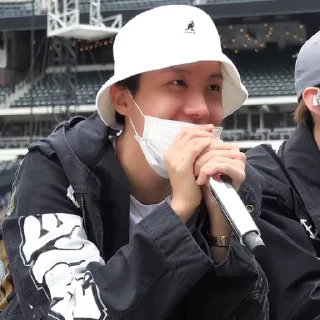 Sticker from @JKGNJH я порезался