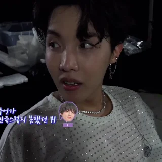 🎞 emoji @JKGNJH я порезался Telegram sticker 24 of 40