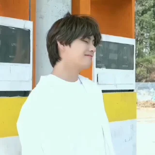 Sticker from ʙᥙɯᥱнκᥲ ян. @fancamstaehyung by @offstikbot