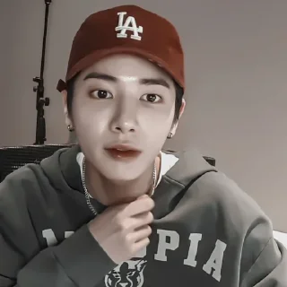 Sticker from › 🦾 : taehyun 180222 : @smstickerr