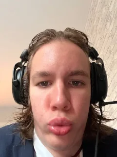 😎 emoji Медвежья будка Telegram sticker 18 of 32