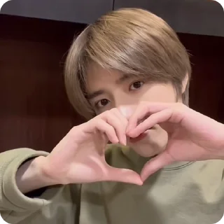 Sticker from (つ･･)つ💗