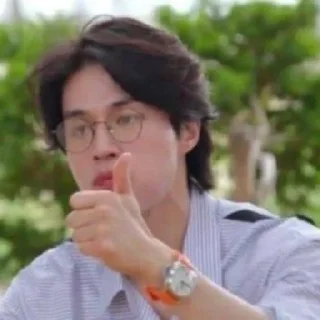 Sticker from LeeDongWookbymyatnoshokoladnoe🍧