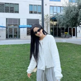 😊 emoji Chon Soyeon. Telegram sticker 18 of 60
