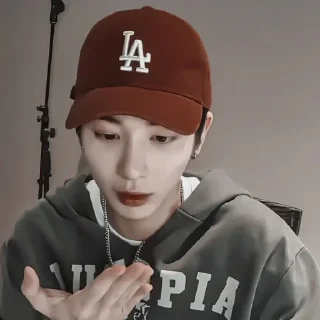 🦾 emoji › 🦾 : taehyun 180222 : @smstickerr Telegram sticker 11 of 40