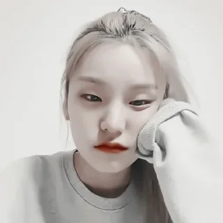 🧣 emoji 🧣 ༄ Yeji by:; @fp_am  ₊˚.🧣 Telegram sticker 15 of 40