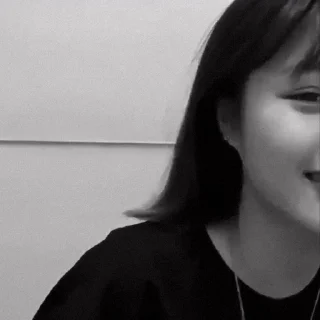 Sticker from soojin 3 lives @gidlearrch