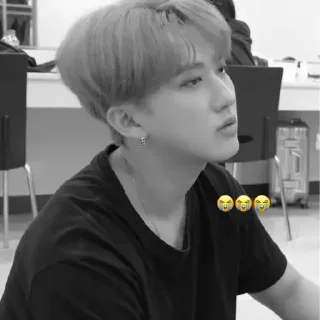😭 emoji changbin mem 
from @HELPCARTT Telegram sticker 6 of 22