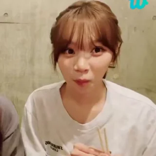 🥧 emoji chaewon ☆ @xvanessq Telegram sticker 9 of 50