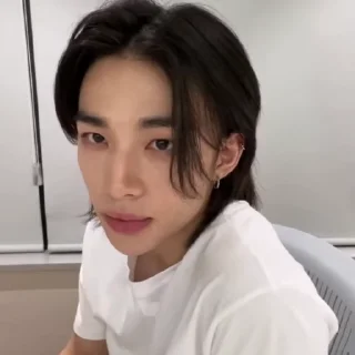 Sticker from hyunjin from ››› @kwisskiii