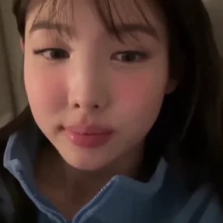 Sticker from nayeon @m1ts6u