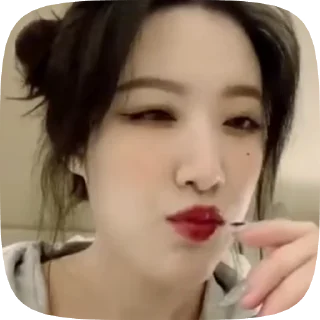 Sticker from [💄]Shuhua → @chipastik