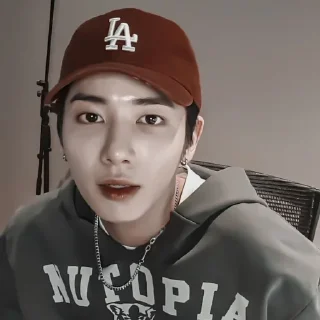 Sticker from › 🦾 : taehyun 180222 : @smstickerr