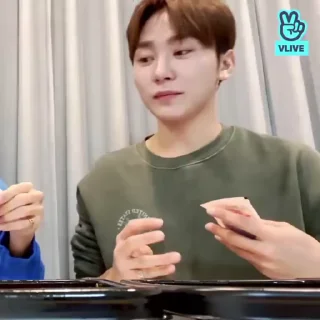 Sticker from seungkwan @SSICTS