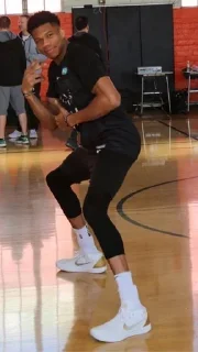 🌟 emoji Giannis Antetokounmpo Telegram sticker 7 of 11