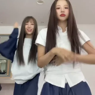 😭 emoji TikTok videos @forchloeyoung Telegram sticker 14 of 16