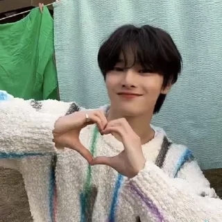 ❤️ emoji kpop Telegram sticker 23 of 25