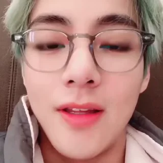 Sticker from taehyung @m1ts6u