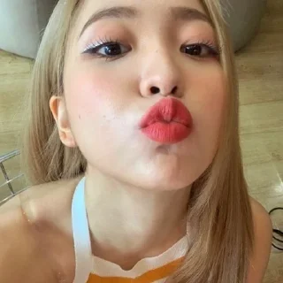😘 emoji • yeri - red velvet • Telegram sticker 11 of 15