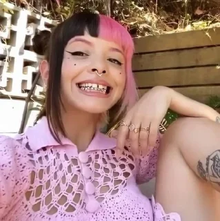 🦷 emoji мелани самая лучшая в мире богиня Telegram sticker 17 of 29