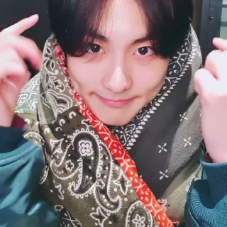 🧣 emoji жунгвон @hQ7sw Telegram sticker 6 of 40