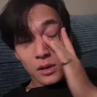 Sticker from @Vm0n7 mingyu