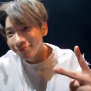 Sticker from taehyun ' @WAR1HLP