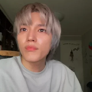 🌹 emoji taeyong ss by @stikersnct Telegram sticker 12 of 63