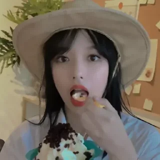Sticker from ♡⃕  cheng xiao :: @miklhsa