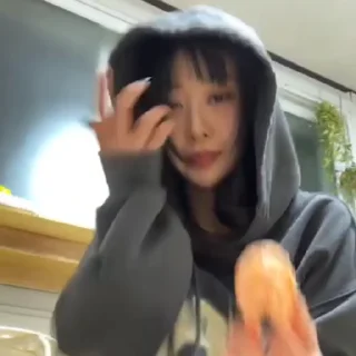 🍊 emoji yves. solo Telegram sticker 5 of 40