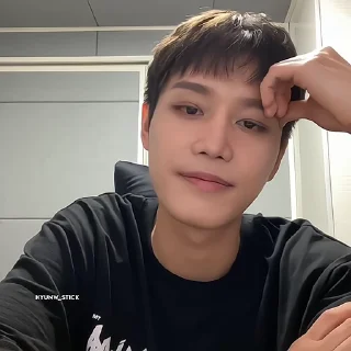 🌕 emoji ✮Taeil @misfitstk Telegram sticker 9 of 50